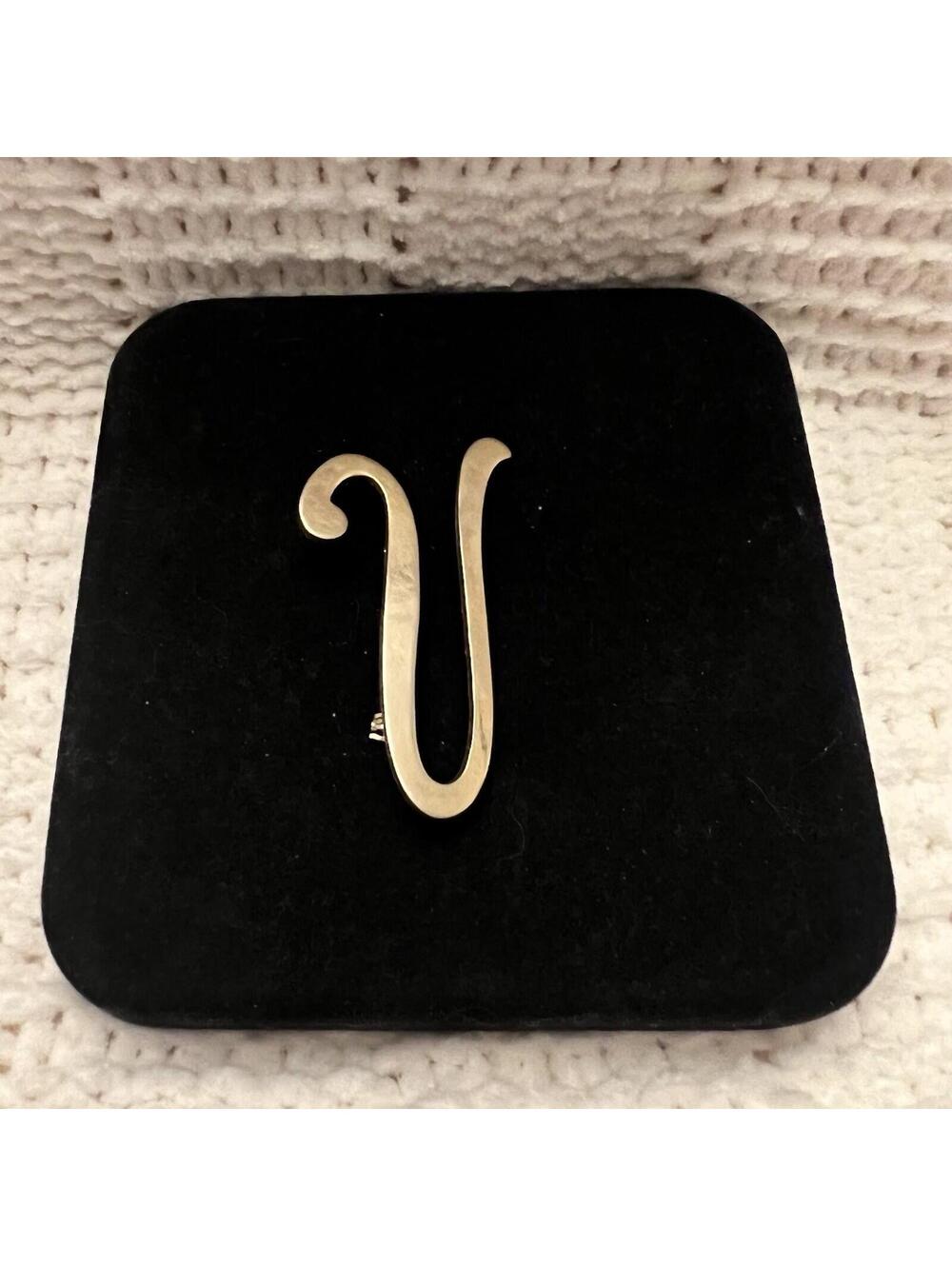 Vintage Mamselle  Initial‎ "V" Monogram Brooch Pin Gold Tone